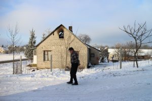 Artimiausias mirusiojo kaimynas Stanislovas Janušauskas mėgino gaivinti kaimyną, bet šis buvo jau sustingęs