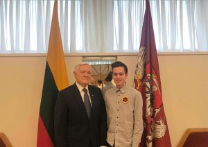Prezidentas Valdas Adamkus priėmė „Z KARTA“ delegaciją. Susitikime dalyvavo projekto „Z KARTA“ vadovas Lukas Paškevičius