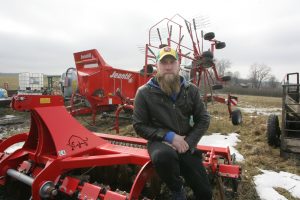 Gintas Palekas teigė, kad dar šį pavasarį į laukus turėtų išvažiuoti su nauja žemės ūkio technika, kuriai įsigyti pagelbės priemonės „Parama smulkių ūkio subjektų bendradarbiavimui“ lėšos.