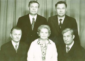 M.Valiušis su seserimi Tekle ir broliais Augustinu, Vladu ir Vincu