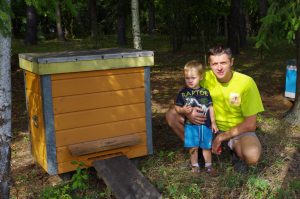 Iš Airijos grįžęs vilnietis ryžosi kaime laikyti bites