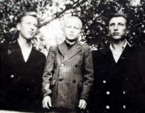  Trys broliai (iš kairės): Donatas Jonas, Rimantas Kazimieras ir Algimantas Aleksandras Radžiūnai