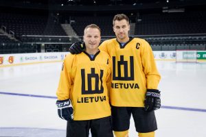 D. Kasparaitis su asociacijos „Hockey Lietuva“ prezidentu Dainiumi Zubrumi