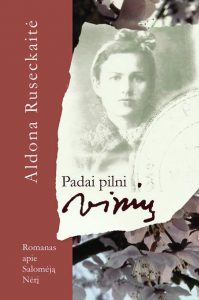 A. Ruseckaitė apie knygą: „Negyvenę tomis sąlygomis, ar turime teisę smerkti tada gyvenusius? Bet turime teisę žinoti tiesą“