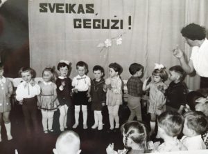 Rūta Šmigelskaitė vaikų darželyje Elektrėnuose 1967 m.