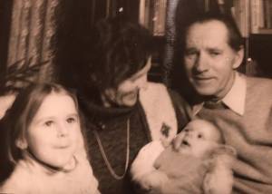 Darata ir Pranas Noreikai su dukrelėmis Vilija ir Egle