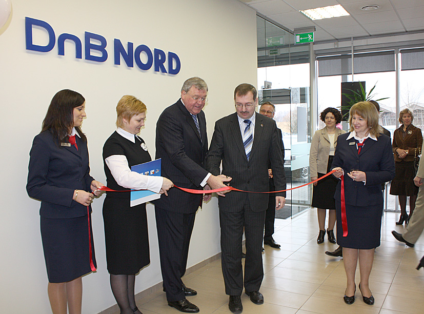 DnB Bankas žengia į penkiasdešimtmetį mininčius  Elektrėnus