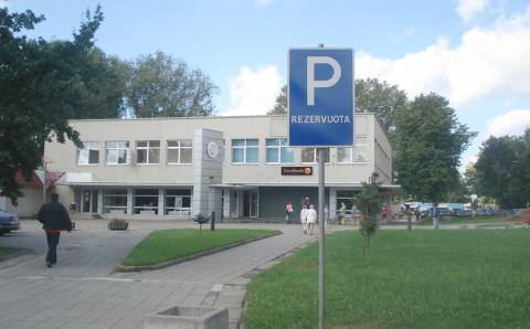 Elektrėnuose šalia ,,Swedbank“ pastatytas naujas kelio ženklas