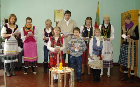 Žebertonių kaimo biblioteka pažymėjo Vasario 16-tąją