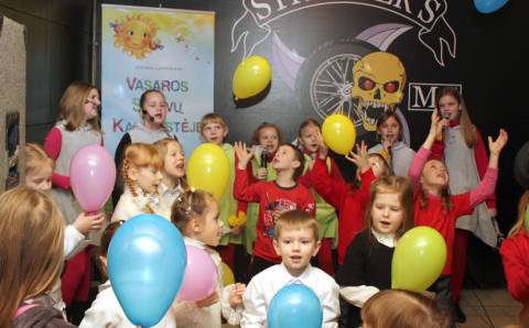 Vasaros spalvų karalystė – baikerių klube
