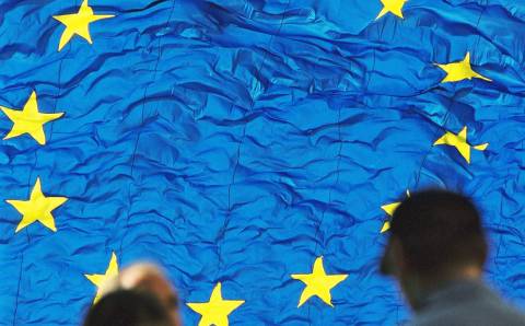 Opa opa, per Europą