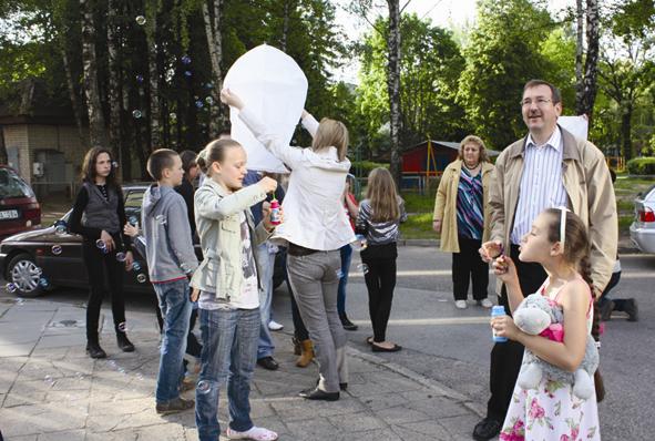 Lietuvos socialdemokratų partijos Elektrėnų skyrius vaikams bei tėčiams dovanojo džiugių akimirkų