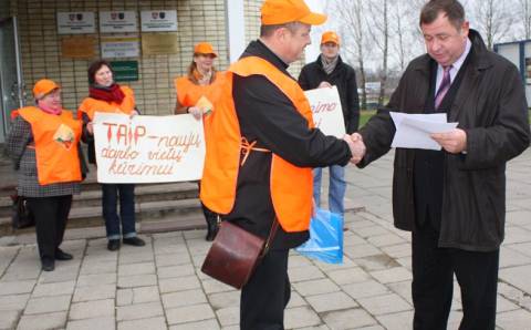 Savivalda ir profsąjungos viename lovelyje