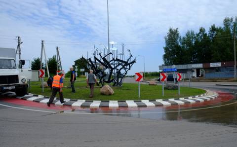 Dar kartą apie Vievio skulptūrą