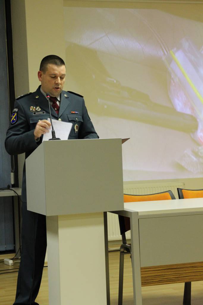 Policijos darbo kasdienybė: ir prakeikia, ir žegnoja