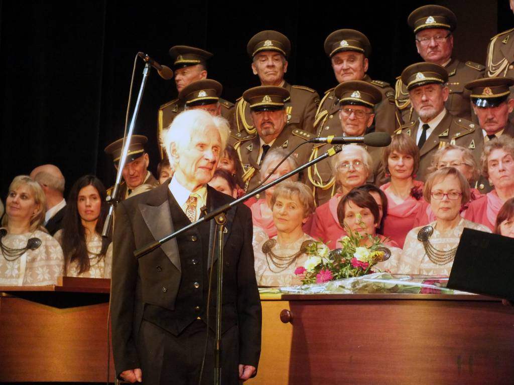 Žymaus Lietuvos choro dirigento Juozo Vanago kūrybinės veiklos bruožai