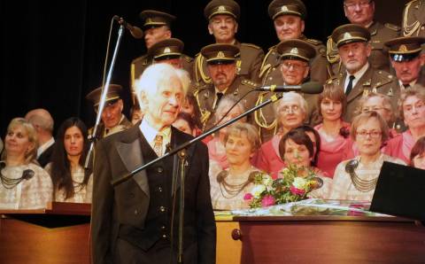 Žymaus Lietuvos choro dirigento Juozo Vanago kūrybinės veiklos bruožai