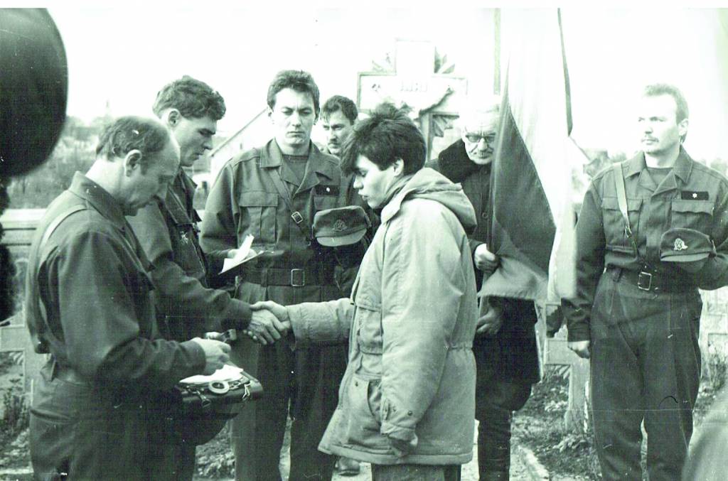 Laisvės gynėjų dienos 25-osioms metinėms paminėti – pokalbis su Nepriklausomybės gynėju, savanoriu Gintu Vilkeliu