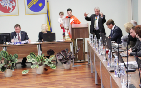 Naujienos iš savivaldybės tarybos posėdžio. Demokratėjimas