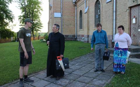 Iš Klaipėdos į Vilnių žygiavęs  savanoris naktį praleido Kietaviškėse