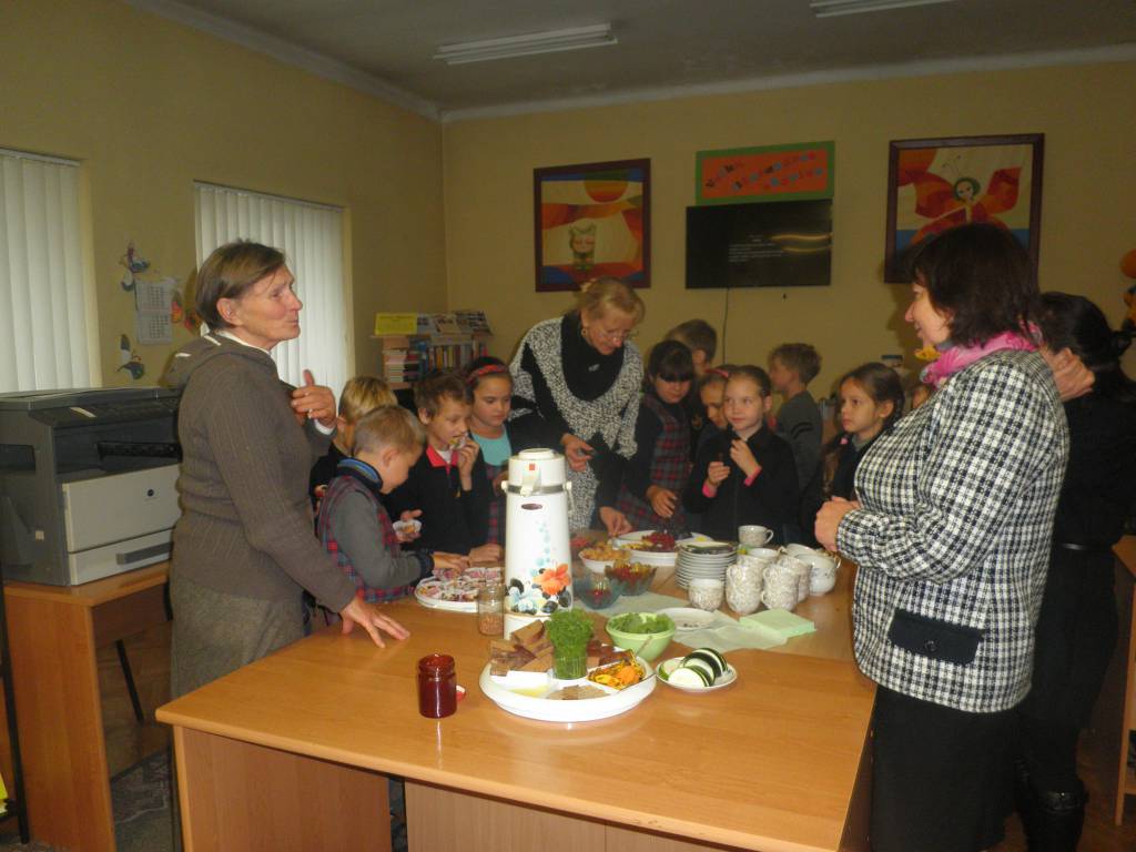 Sveiko maisto gamybos pamokėlės  su „Žaliąja močiute“