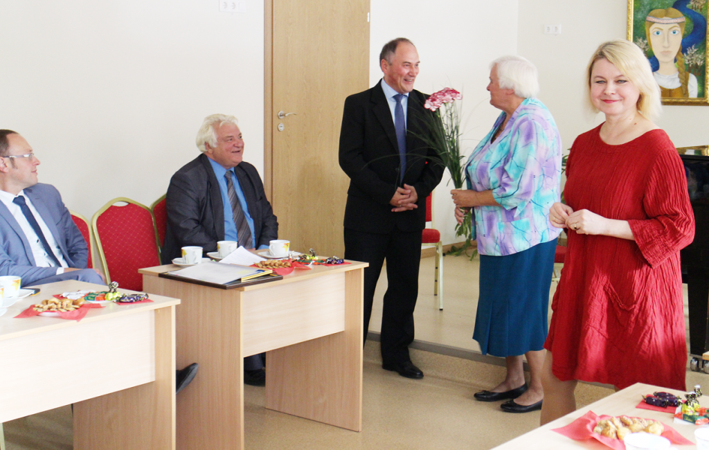 Vievio meno mokyklos direktorius -kompozitorius, pedagogas,visuomenės veikėjas