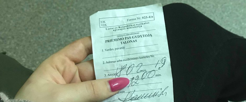 Eilėje pas gydytojus
