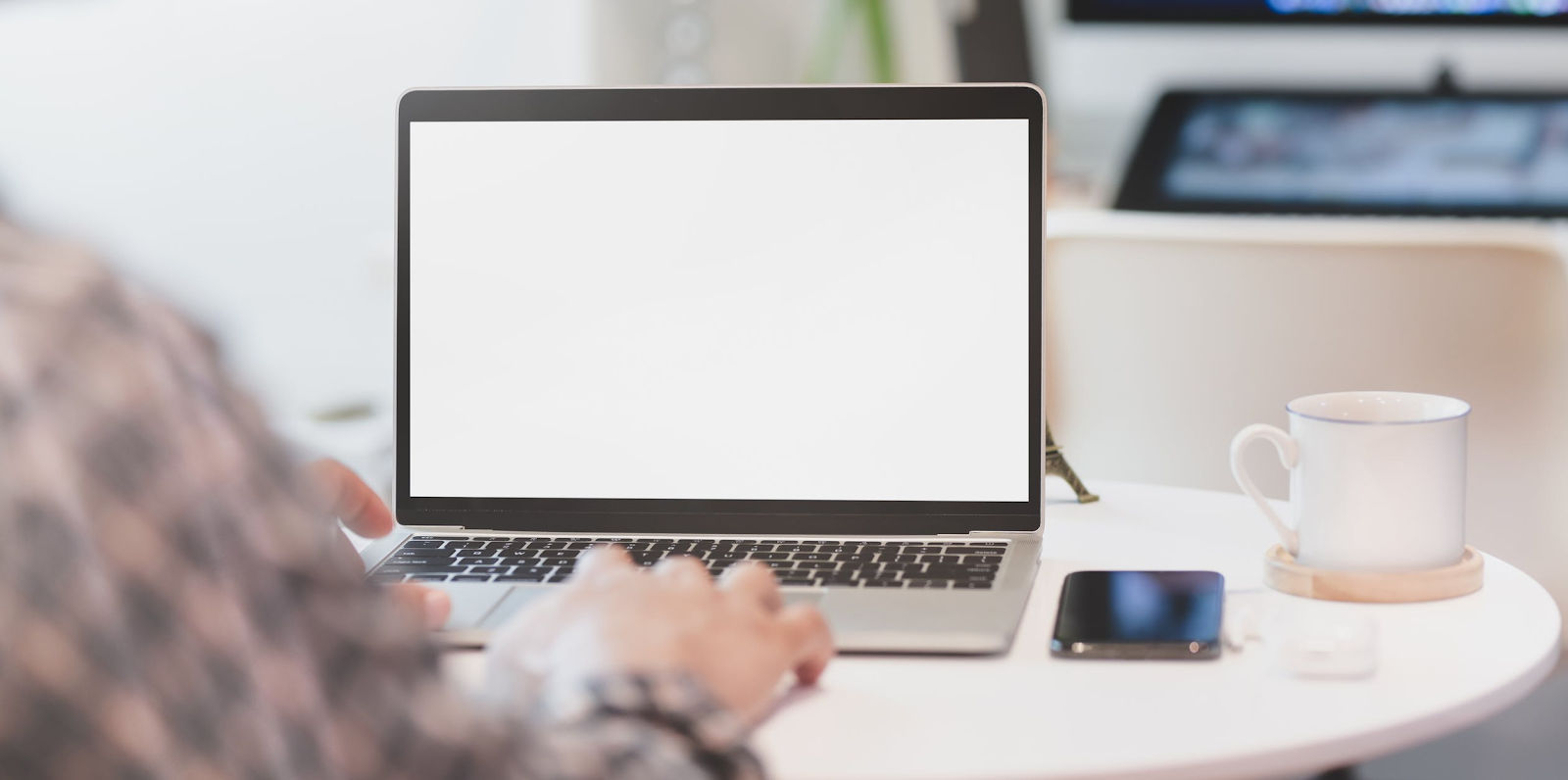 Covid-19 skatina vis daugiau pirkti internetu. Ką perka Elektrėnų gyventojai?