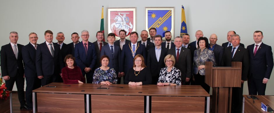 Naujos tarybos posėdis: priesaikos, postai, klaidos
