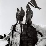 Lietuvos viršūnėje R. Augūnas su vėliava, Pamyras, 1964 m.