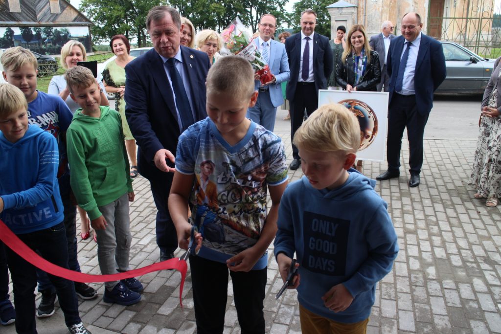 Semeliškių knygos perkeltos į naujus namus