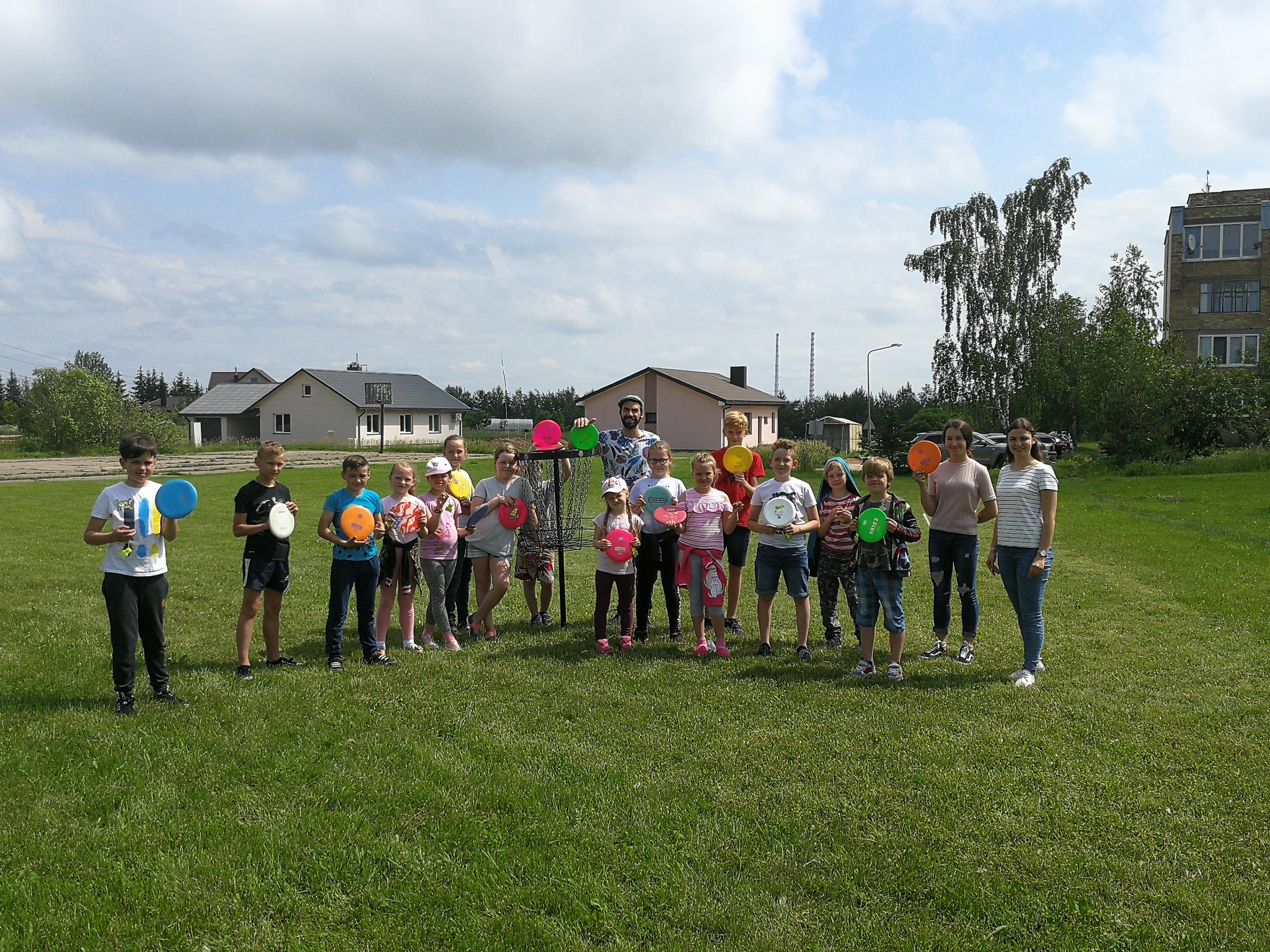 Smagūs vasaros įspūdžiai dieninėje sportinėje vasaros poilsio stovykloje „Sveikuoliai“ Kietaviškių pagrindinėje mokykloje