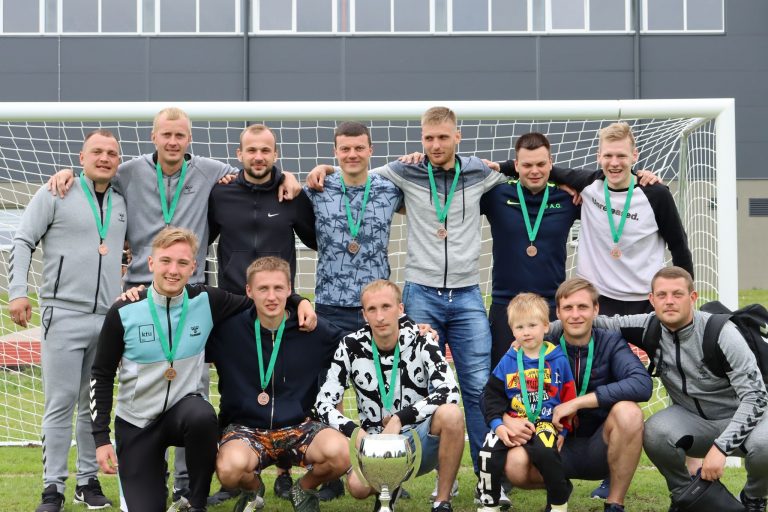 „Elektrėnų FK „Versmė“ džiaugiasi turnyre užėmusi 3 vietą