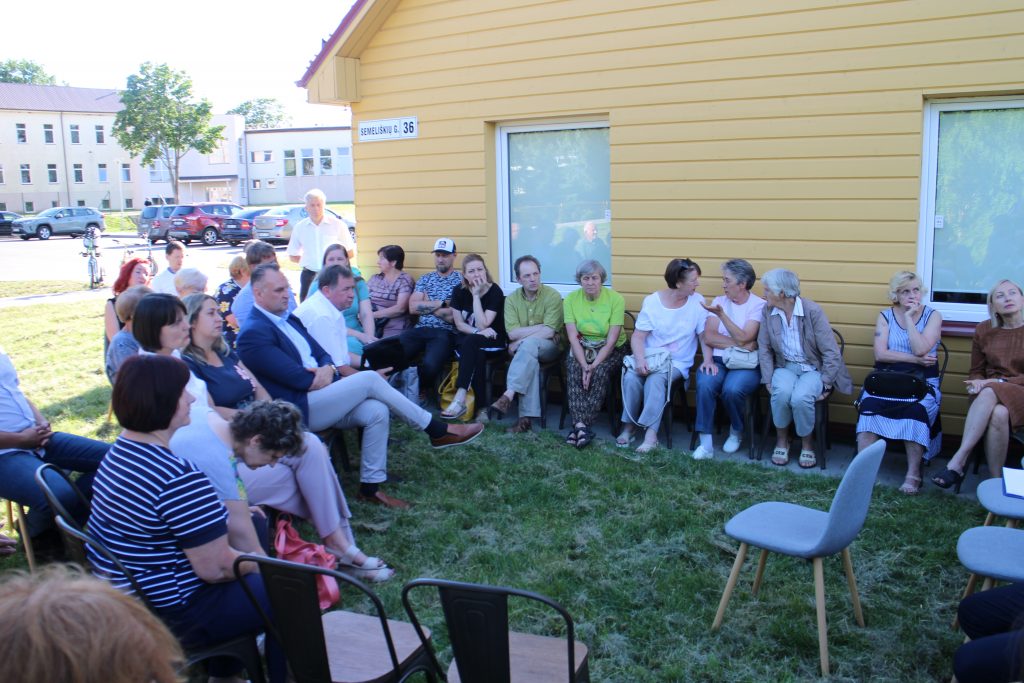 Požiūris į grupinio gyvenimo namus: ir vieta ne ta, ir kaimynai ne tie