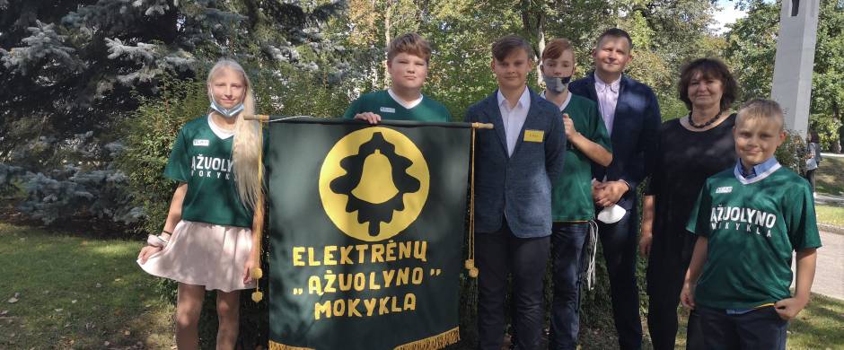 Dovana ,,Ąžuolyno“ mokytojams