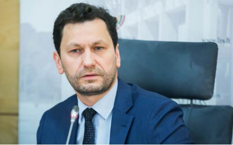 Seimo nario Roberto Šarknicko pranešimas: „LGBT, Bažnyčios bendruomene, politikai, Prezidente, susėskite pasikalbėti“