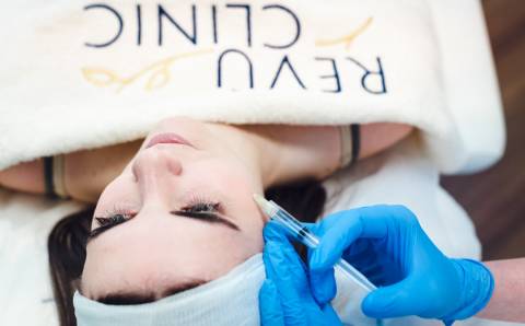 Kaip pasirinkti kliniką ar specialistą injekcijoms?