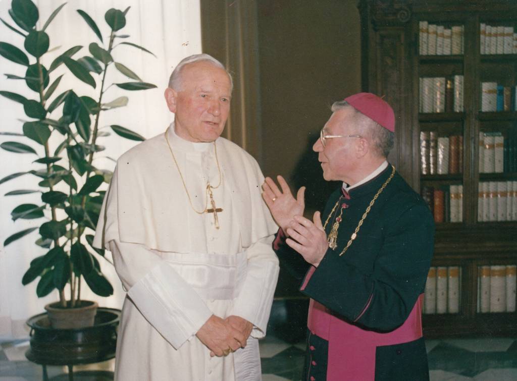 Antrojo Lietuvos kardinolo Vincento Sladkevičiaus asmenybę daugiausia formavo motina ir jėzuitai
