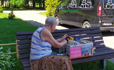Vievio miesto bibliotekos akcija ,,Knygos veža, knygas vežam“