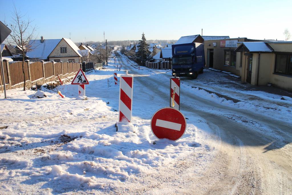 Karo keliai Vievyje