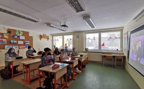 Kietaviškių progimnazijos mokiniai dalyvavo didžiausioje nuotolinėje pamokoje Lietuvoje „Mokonomika“
