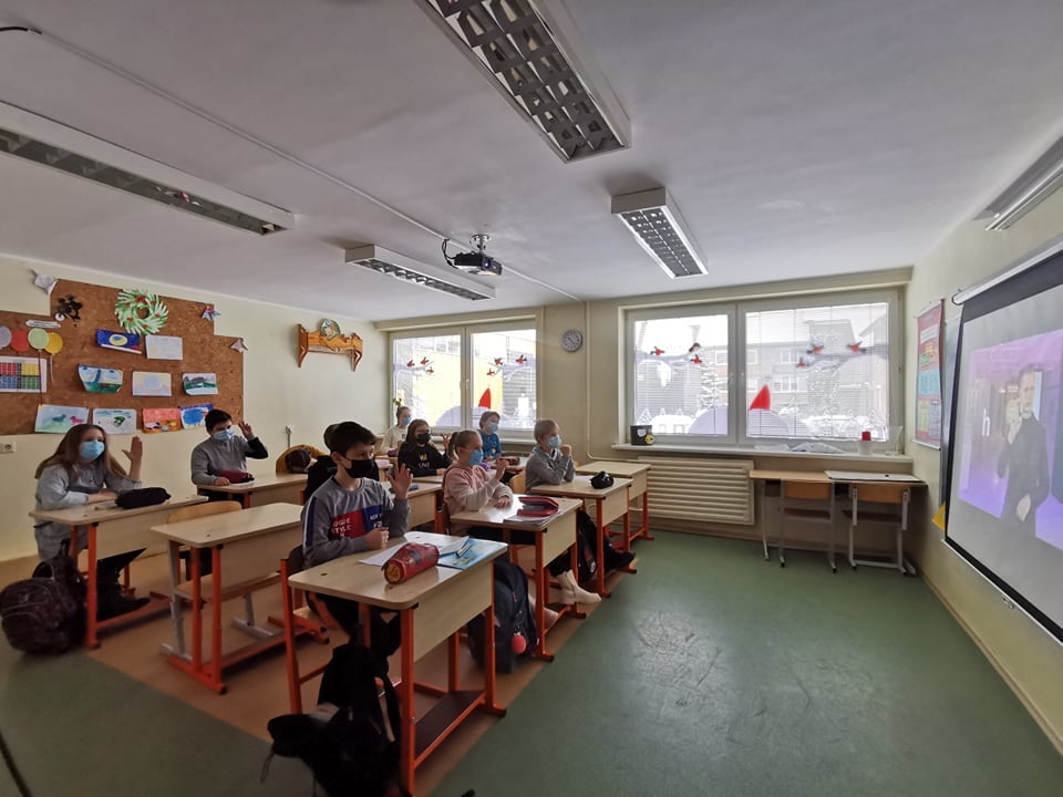 Kietaviškių progimnazijos mokiniai dalyvavo didžiausioje nuotolinėje pamokoje Lietuvoje „Mokonomika“