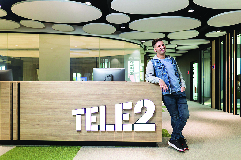 PR Darbas „Tele2“ salone padėjo tvirtus karjeros pamatus: Tadas ne tik užaugo įmonės viduje, bet ir prisidėjo prie naujovių