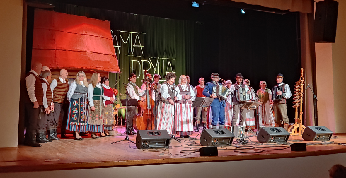 Liaudiškos muzikos šventė „Ramta Drylia“: liaudiškos muzikos formų įvairovė ir nesibaigiantis juokas