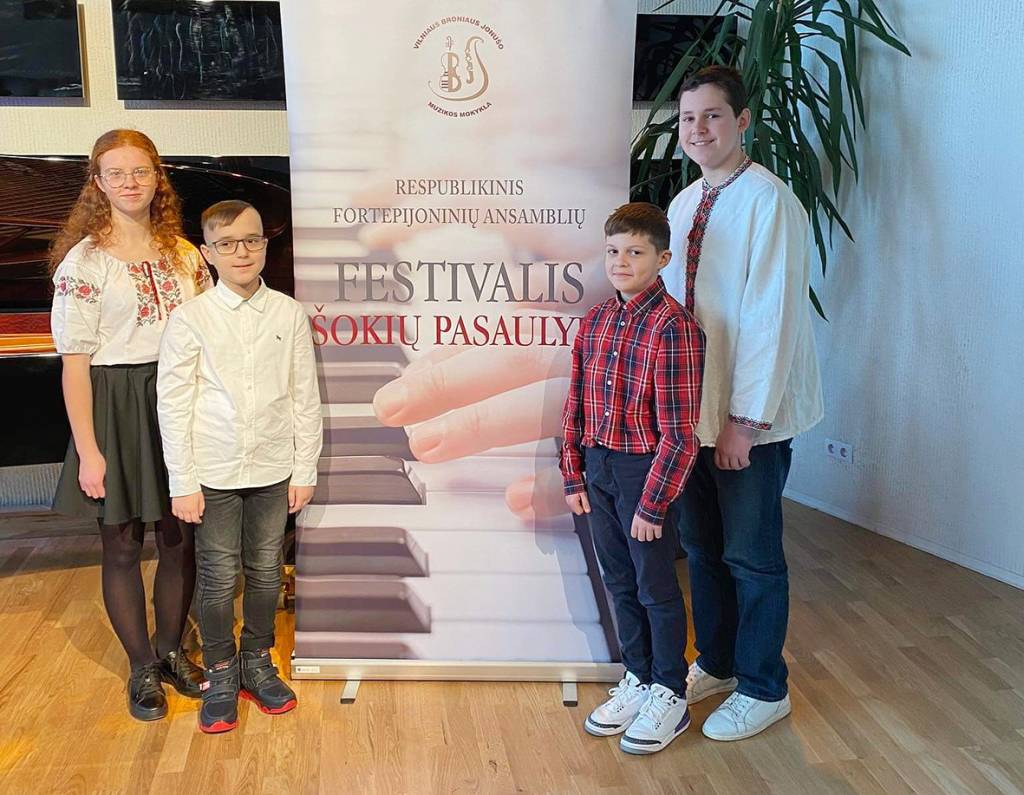 Vieviškių atliekamas kūrinys pakėlė klausytojus nuo kėdžių