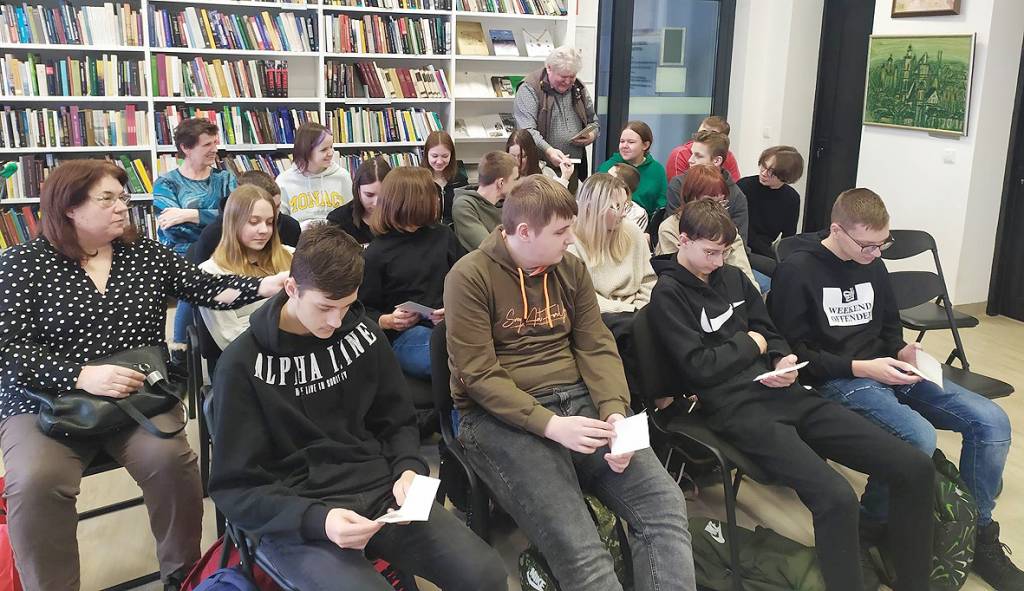 Istorijos pamoka Vievio miesto Lazdynų Pelėdos  bibliotekoje