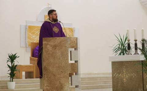 Kun. G. Petkevičius  apie šv.  Velykas: meilės be aukos nebūna