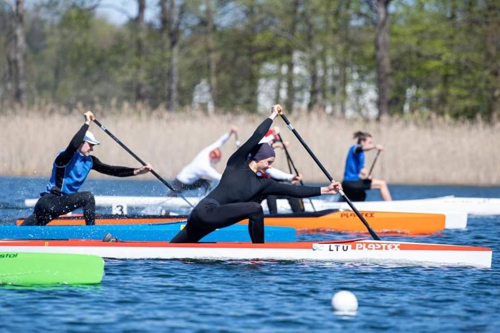 Baidarių ir kanojų irklavimo taurėje – 16 medalių