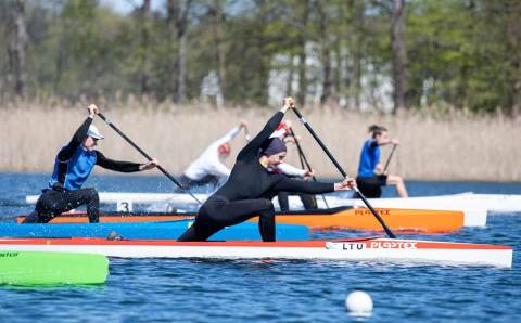 Baidarių ir kanojų irklavimo taurėje – 16 medalių