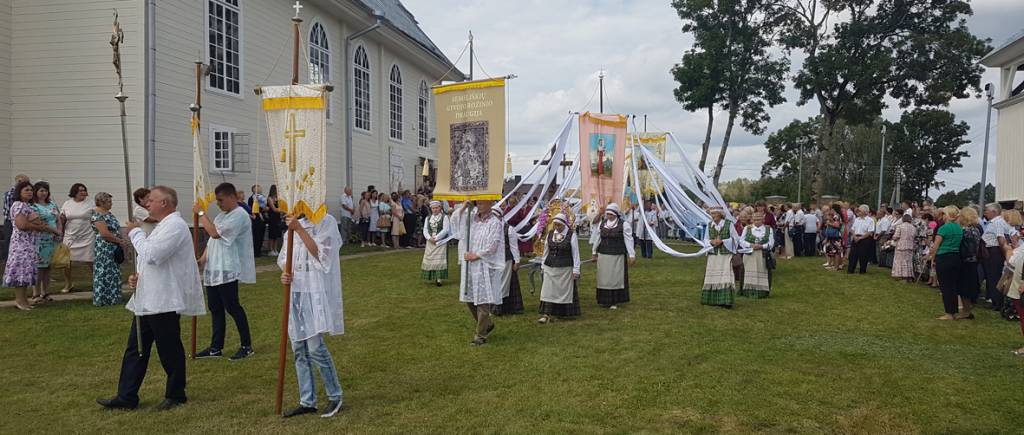 Liaudiškas pamaldumas arba kodėl Šv. Roko paveikslas Semeliškių bažnyčioje laikomas stebuklingu